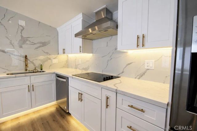 660 Beach Street, Costa Mesa, CA 92627
