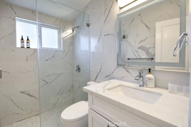 660 Beach Street, Costa Mesa, CA 92627