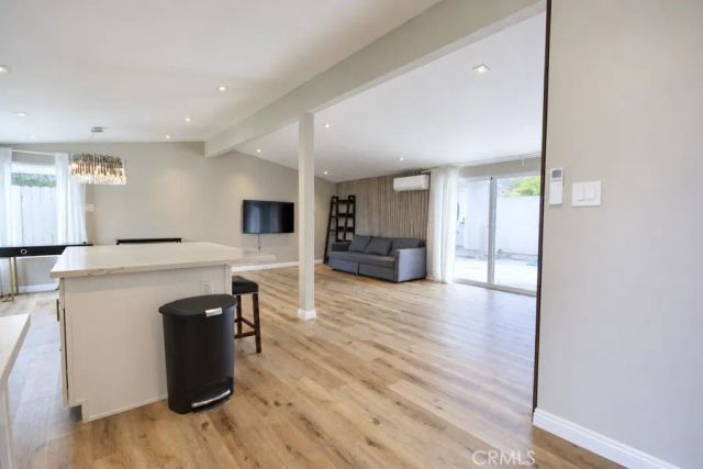 660 Beach Street, Costa Mesa, CA 92627