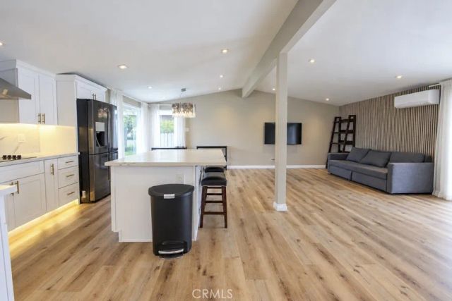 660 Beach Street, Costa Mesa, CA 92627