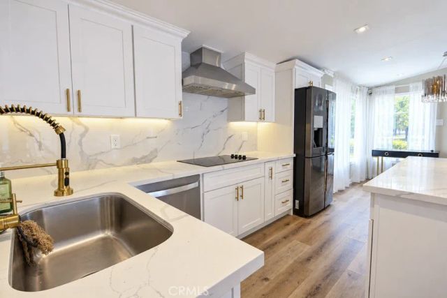 660 Beach Street, Costa Mesa, CA 92627