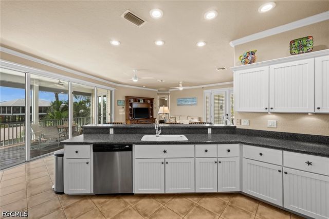 2315 Cherimoya LN, St James City, FL 33956