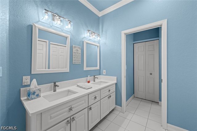 2315 Cherimoya LN, St James City, FL 33956