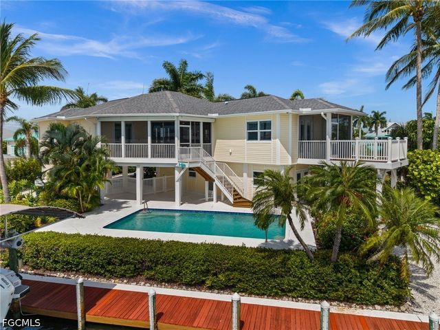 2315 Cherimoya LN, St James City, FL 33956