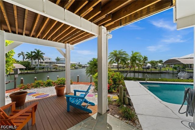 2315 Cherimoya LN, St James City, FL 33956