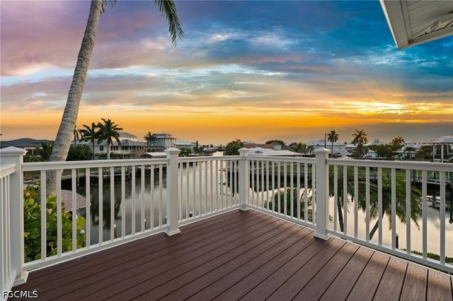 2315 Cherimoya LN, St James City, FL 33956