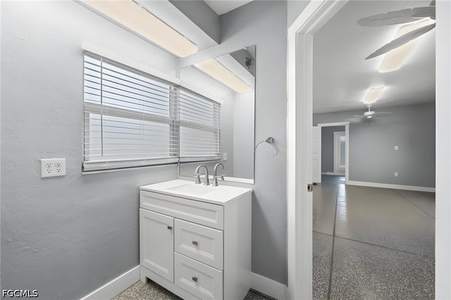 2315 Cherimoya LN, St James City, FL 33956