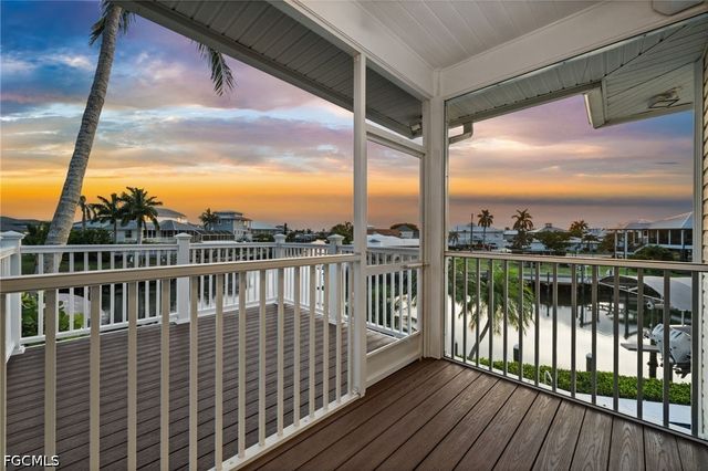2315 Cherimoya LN, St James City, FL 33956