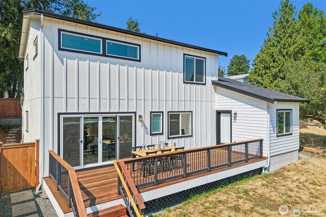 12038 N Park Avenue N, Seattle, WA 98133