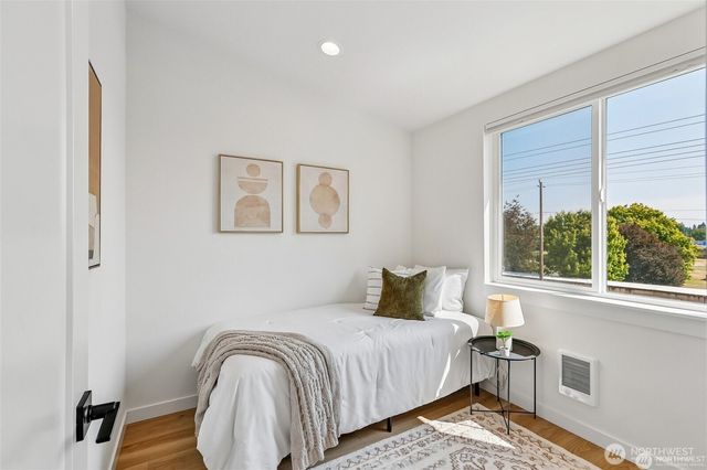 12038 N Park Avenue N, Seattle, WA 98133
