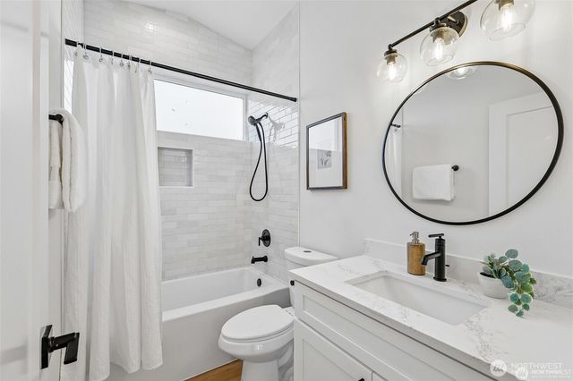12038 N Park Avenue N, Seattle, WA 98133