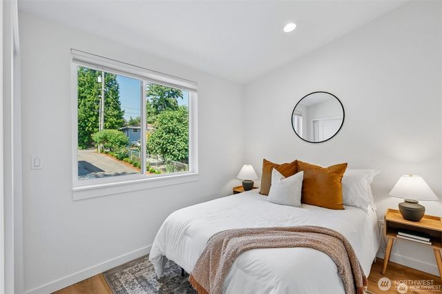 12038 N Park Avenue N, Seattle, WA 98133