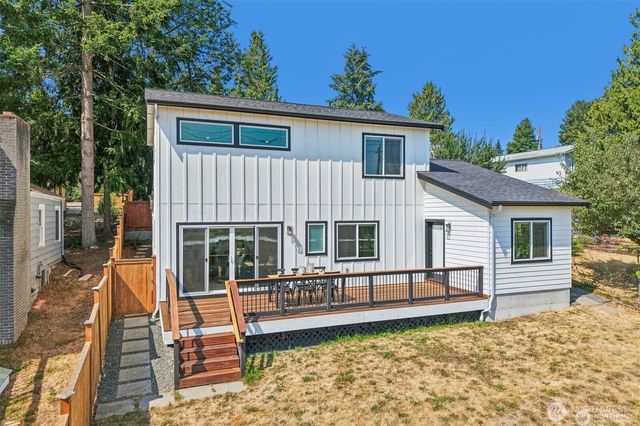 12038 N Park Avenue N, Seattle, WA 98133