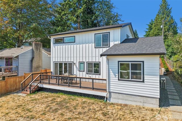 12038 N Park Avenue N, Seattle, WA 98133