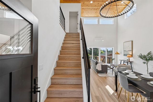12038 N Park Avenue N, Seattle, WA 98133