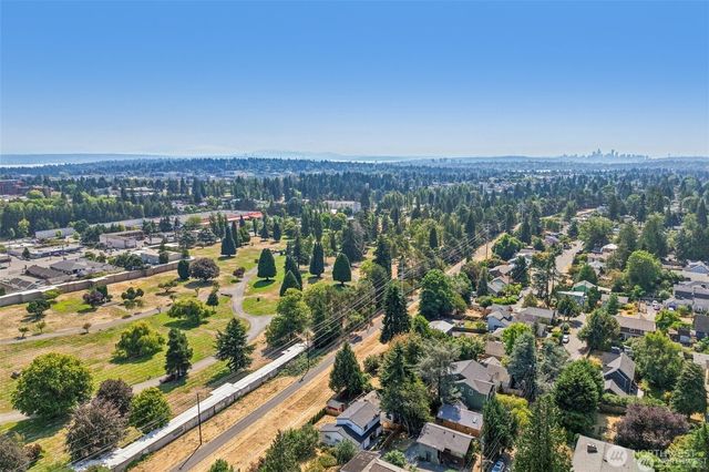 12038 N Park Avenue N, Seattle, WA 98133