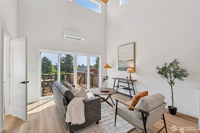 12038 N Park Avenue N, Seattle, WA 98133