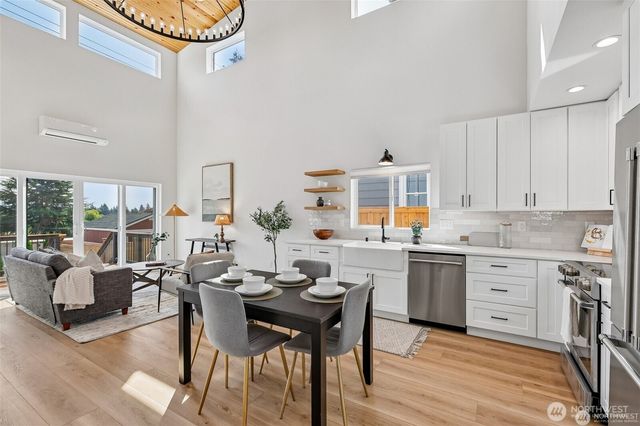 12038 N Park Avenue N, Seattle, WA 98133