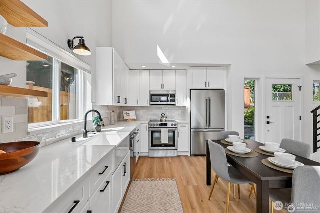 12038 N Park Avenue N, Seattle, WA 98133