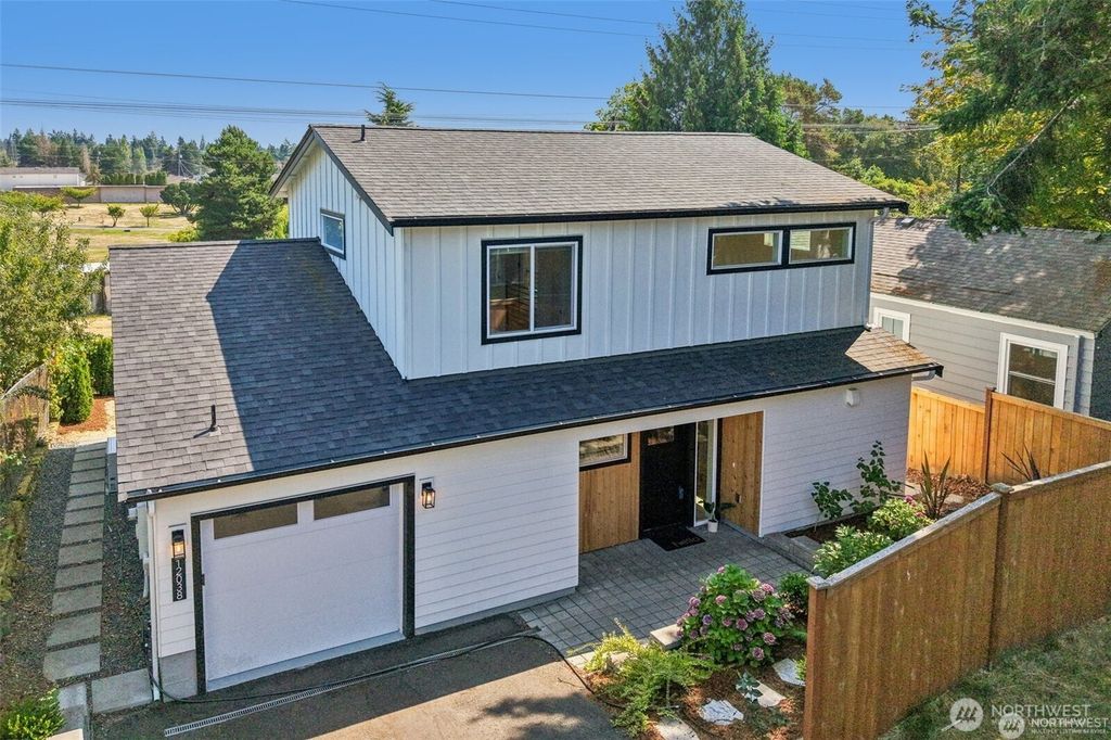 12038 N Park Avenue N, Seattle, WA 98133