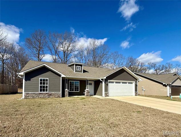 329 Apple Park Way, Poplar Bluff, MO 63901
