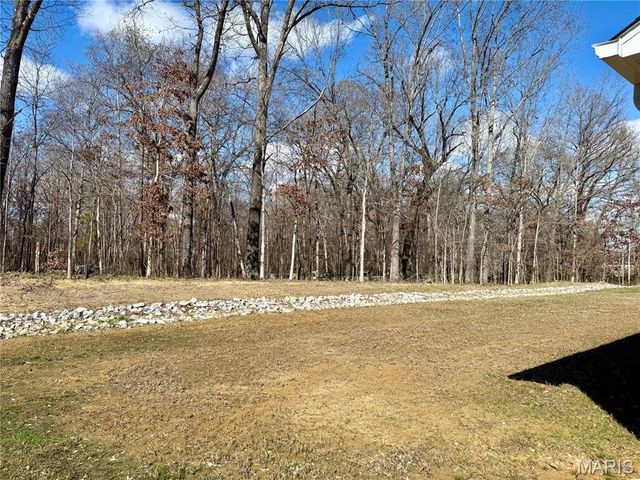 329 Apple Park Way, Poplar Bluff, MO 63901