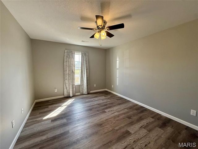 329 Apple Park Way, Poplar Bluff, MO 63901