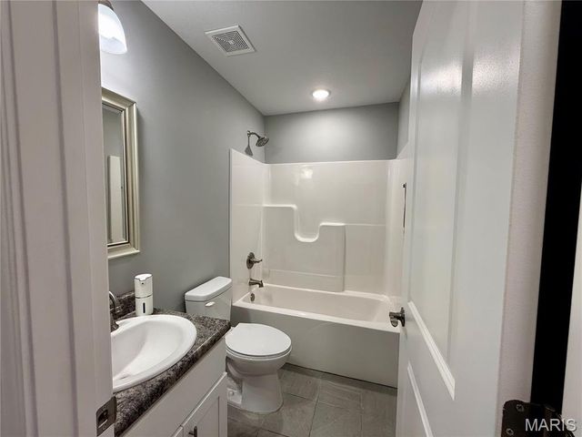 329 Apple Park Way, Poplar Bluff, MO 63901