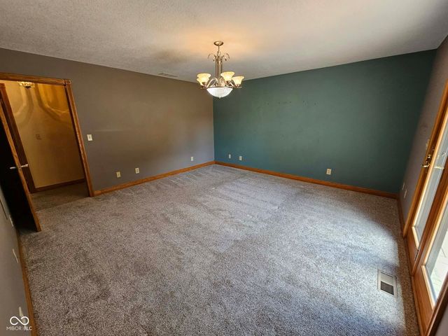 8709 W 1400 N, Elwood, IN 46036