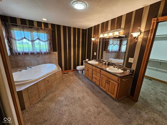 8709 W 1400 N, Elwood, IN 46036