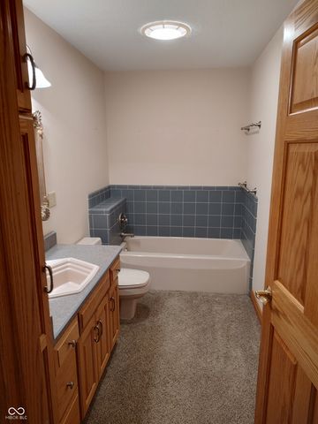 8709 W 1400 N, Elwood, IN 46036
