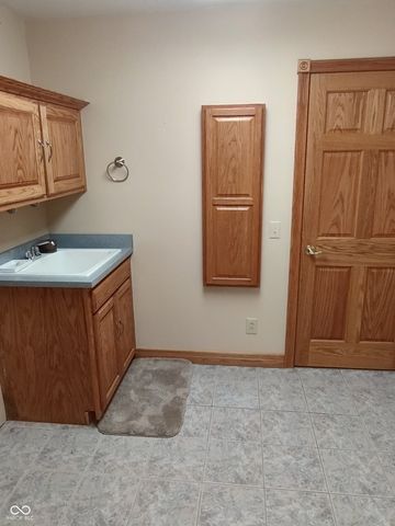 8709 W 1400 N, Elwood, IN 46036