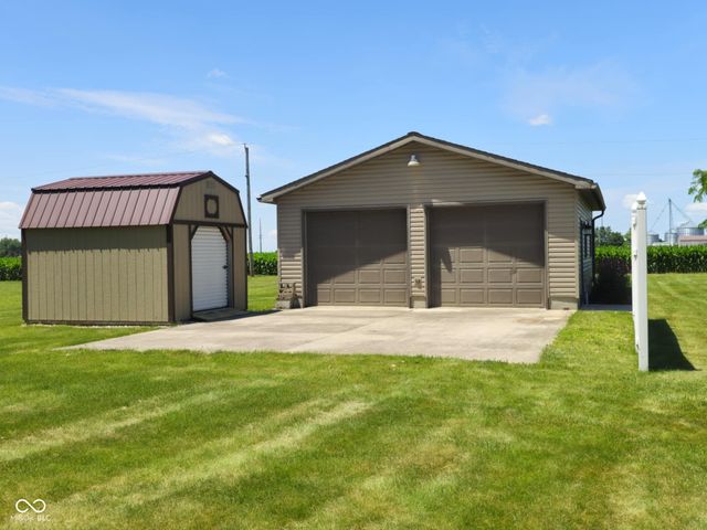 8709 W 1400 N, Elwood, IN 46036
