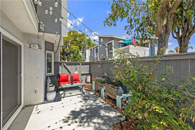 600 Lassen Ln, Costa Mesa, CA 92626