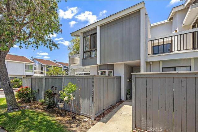 600 Lassen Ln, Costa Mesa, CA 92626