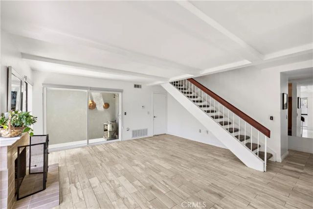 600 Lassen Ln, Costa Mesa, CA 92626