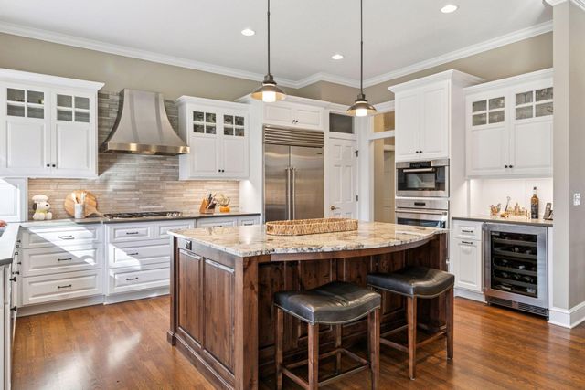 18709 Melrose Chase, Eden Prairie, MN 55347