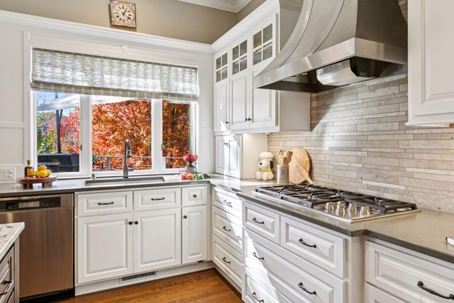 18709 Melrose Chase, Eden Prairie, MN 55347