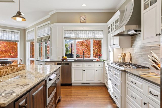 18709 Melrose Chase, Eden Prairie, MN 55347