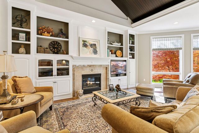 18709 Melrose Chase, Eden Prairie, MN 55347