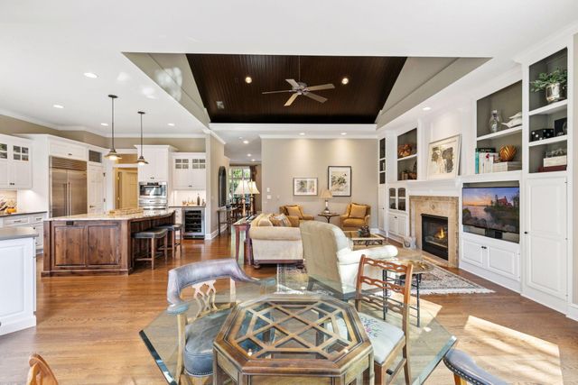 18709 Melrose Chase, Eden Prairie, MN 55347