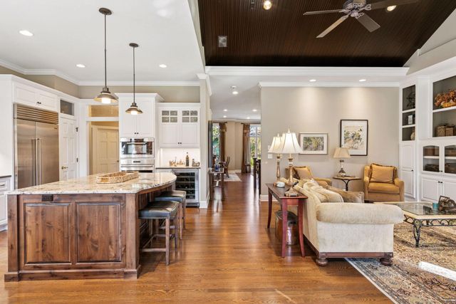 18709 Melrose Chase, Eden Prairie, MN 55347