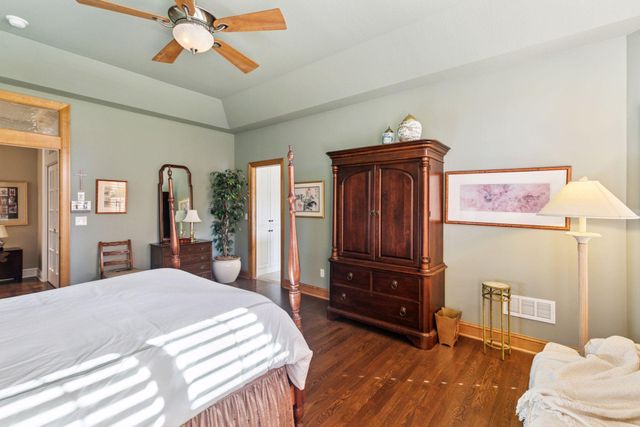 18709 Melrose Chase, Eden Prairie, MN 55347