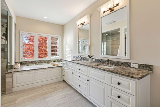 18709 Melrose Chase, Eden Prairie, MN 55347