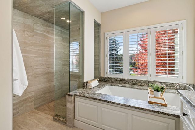 18709 Melrose Chase, Eden Prairie, MN 55347