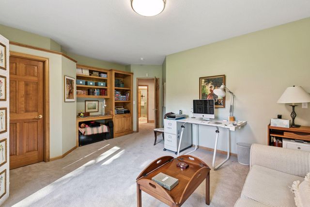 18709 Melrose Chase, Eden Prairie, MN 55347