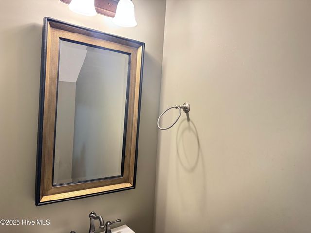 1801 Fox Den Way 2, Greenville, NC 27858