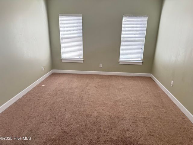 1801 Fox Den Way 2, Greenville, NC 27858