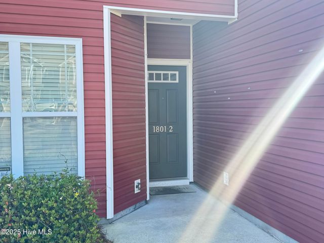 1801 Fox Den Way 2, Greenville, NC 27858