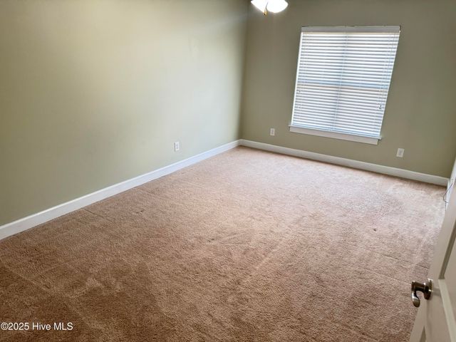 1801 Fox Den Way 2, Greenville, NC 27858